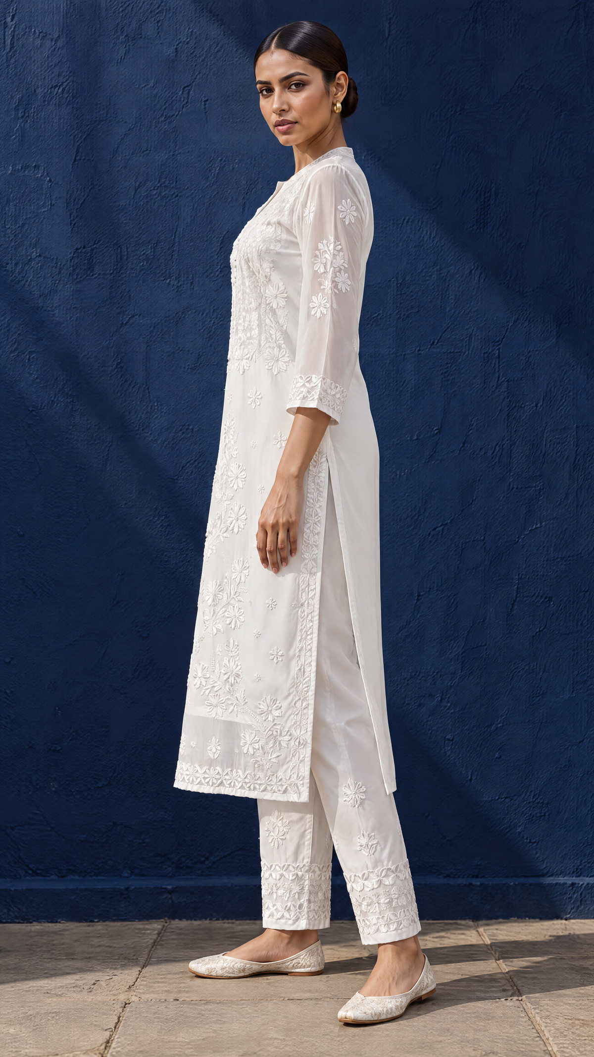 White Georgette Kurta With Floral Chikankari Embroidered Yoke