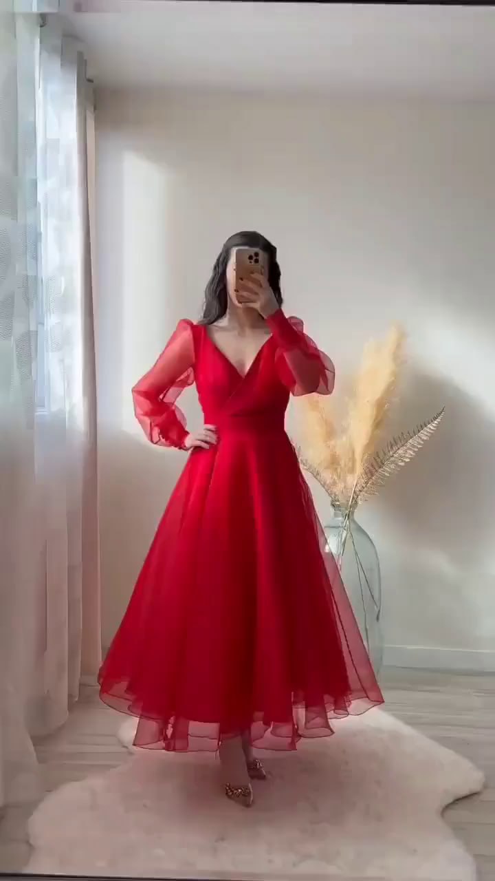 Plain red gown hotsell